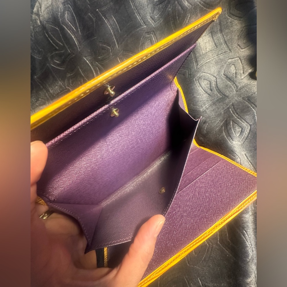 100%AUTHENTIC!LV Sarah Continental Wallet YellowEpiLeatherPurpleInterior - Picture 5 of 12